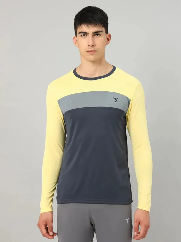 Men Colorblock Slim Fit Crew Neck T-shirt with MATPIQ